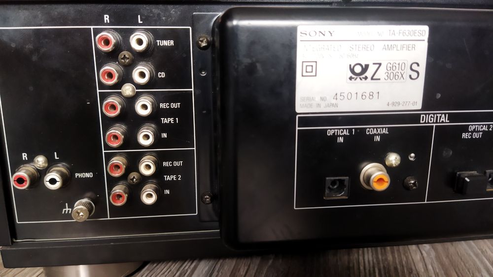Продавам усилвател Sony TA-F630 ESD