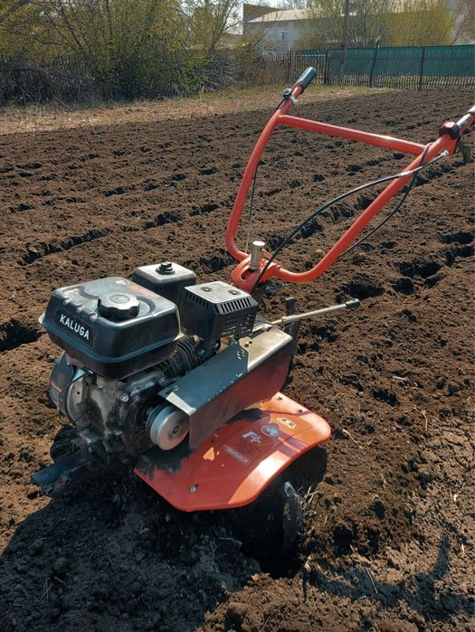 Вспашка земли огород дача культиватор мотоблок