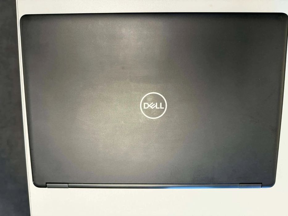 Лаптоп Dell Latitude 5490