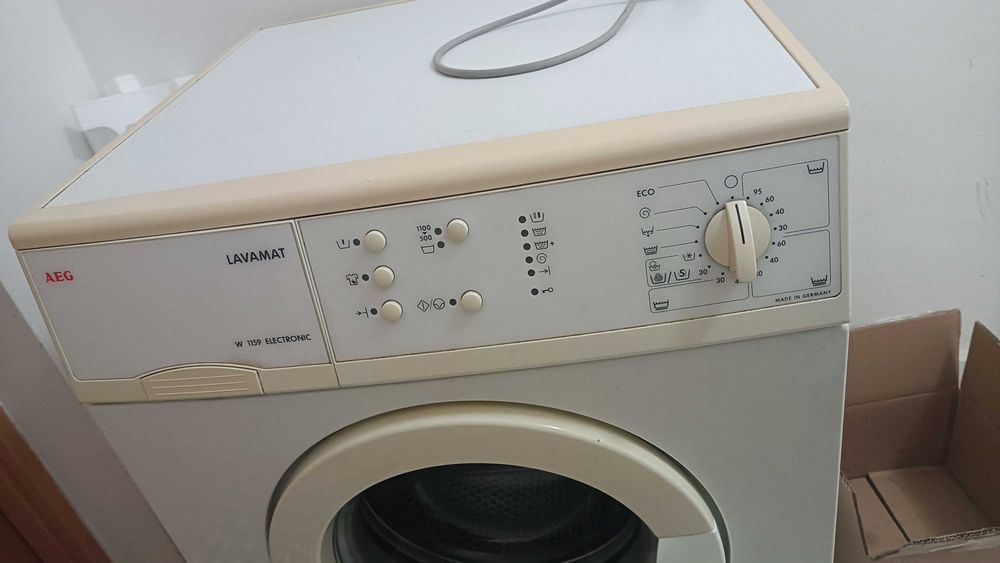 Пералня AEG на части