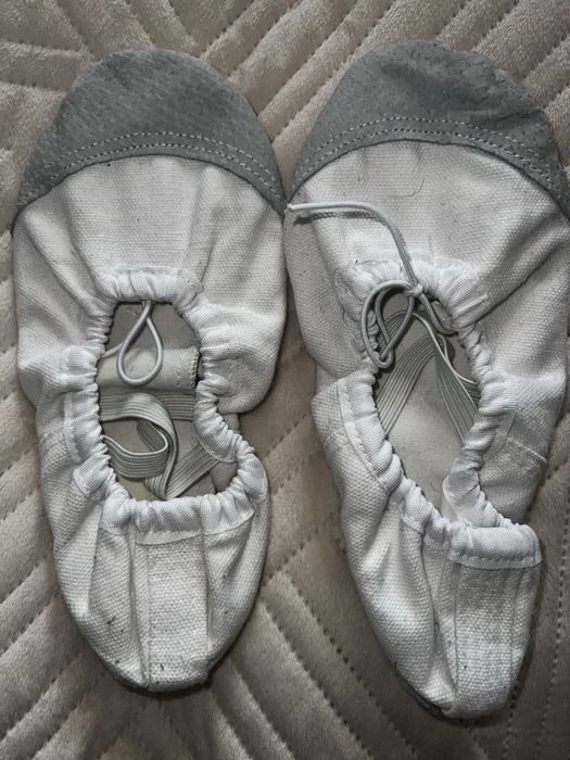 Колготки в ассортименте и чешки на девочку