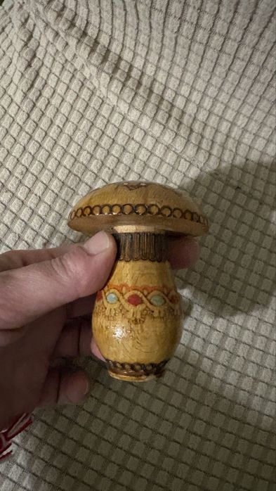 Дървена ръчно декорирана гъбка