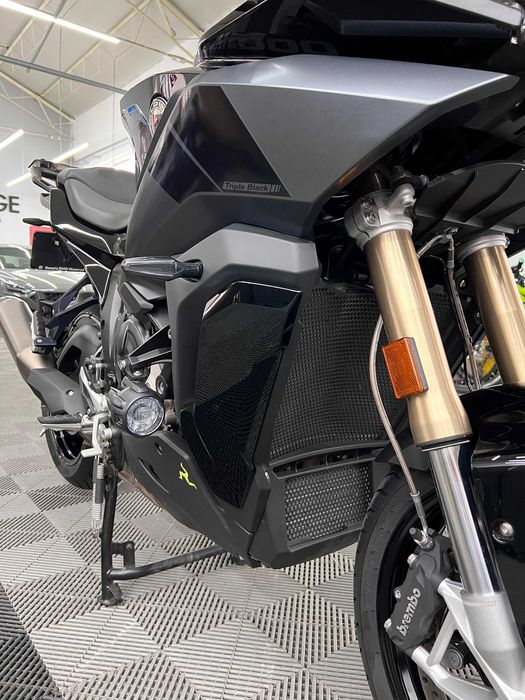 bmw s 1000 xr triple black an fabricatie 2022