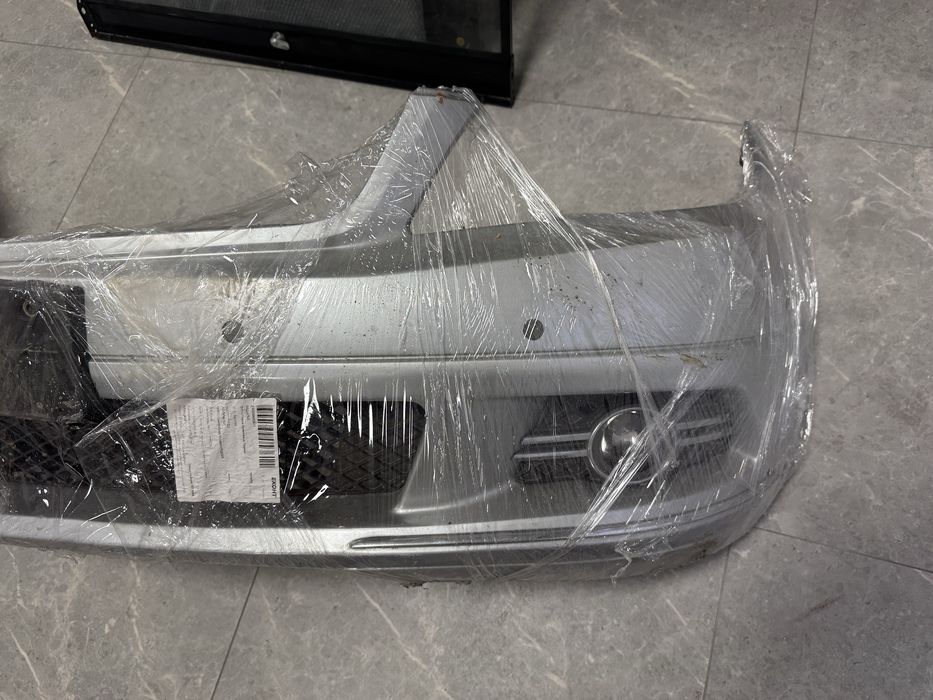 Mercedes w204 предна броня сива