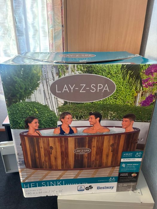 Jacuzzi gonflabil cu hidromasaj