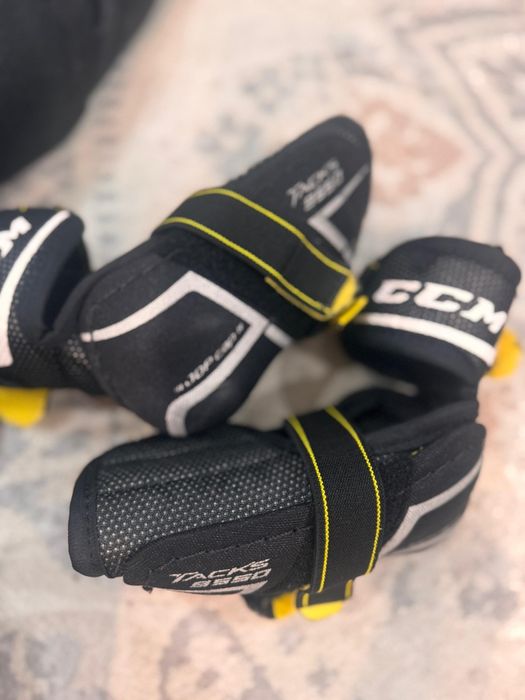 Хоккейная форма детская, коньки