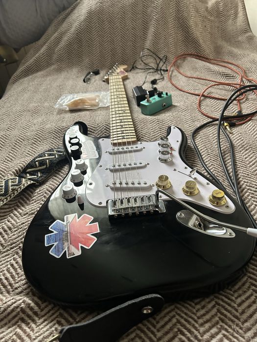 Электрогитара Squier Sonic™ Stratocaster® Black