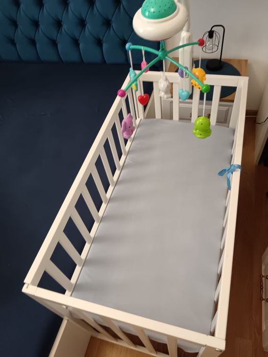 Vând pătuț din MDF reglabil pe inaltime +saltea