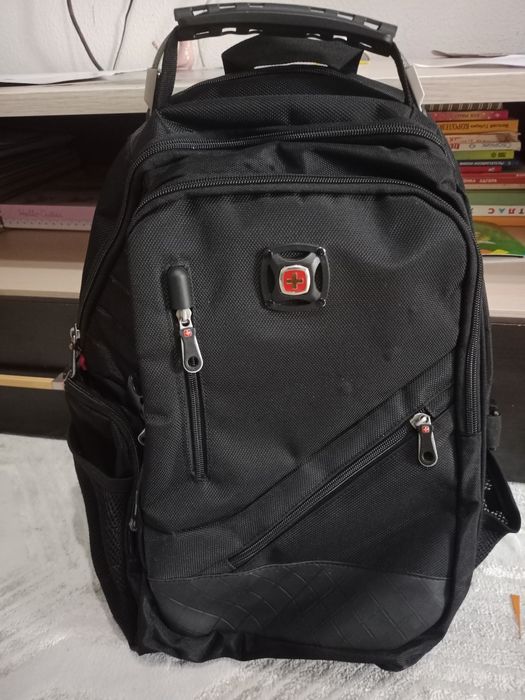 Продам школьные рюкзаки