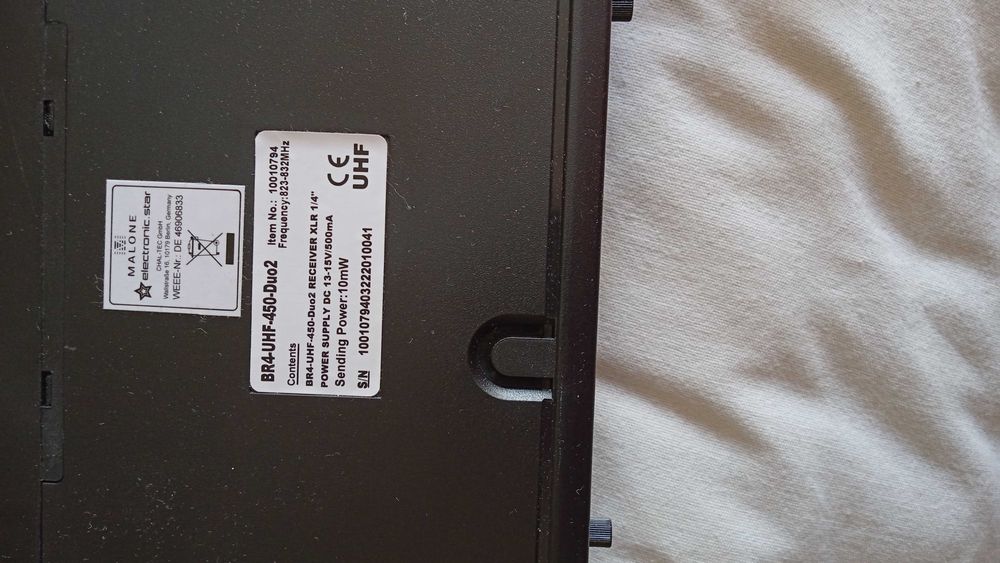 Продавам микрофони на 2-3 участия,неразличими от нови