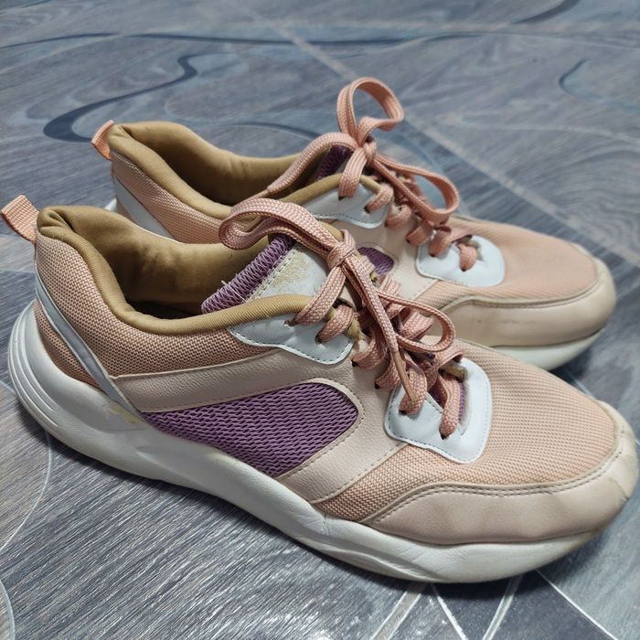 Продам кроссовки