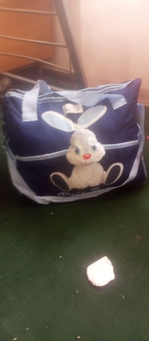 Arzon kiyimlar sotiladi