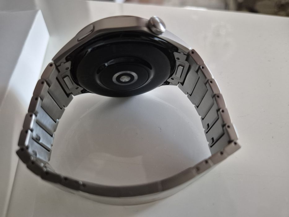 Smartwatch Huawei GT4 ca nou