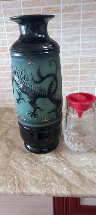 Kuvshin ajdar suratli