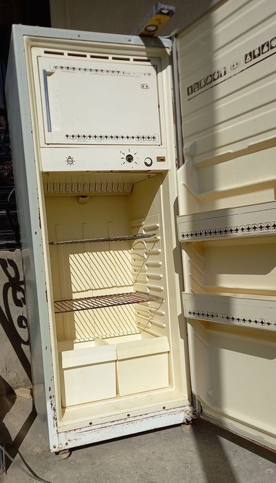 Холодильник продаётся