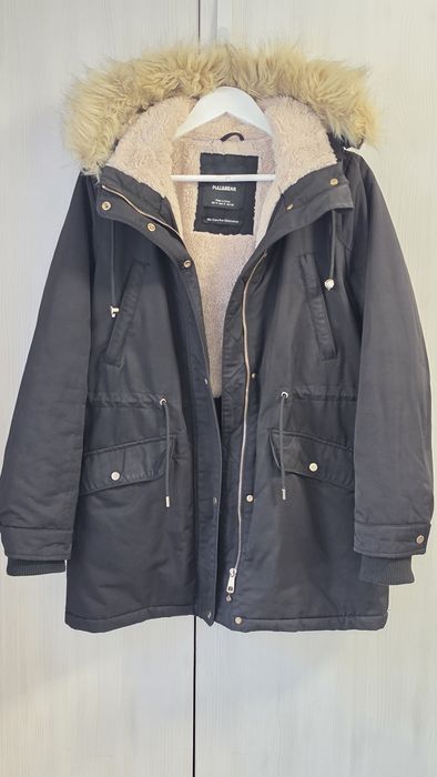 Geaca de iarna dama Pull&Bear cu gluga detasabila M
