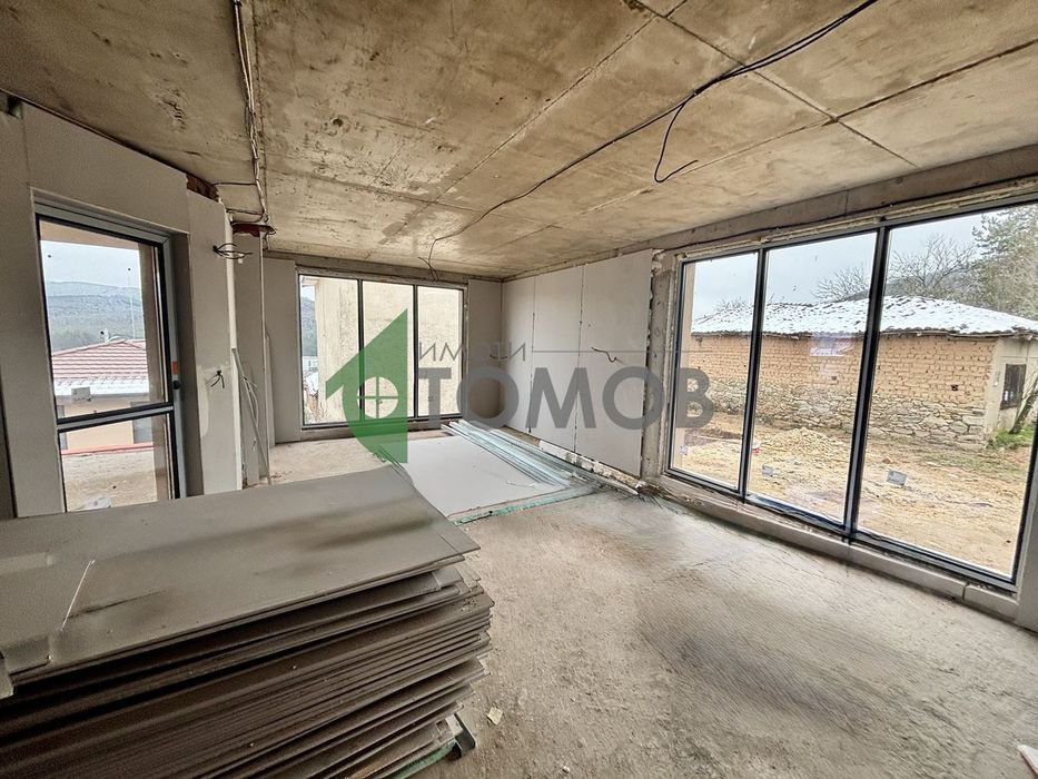 Прекрасна едноетажна къща в село Остра могила