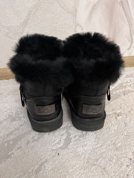 Продам угги 30 р