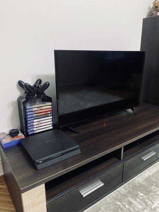 Playstation 4 Slim + TV