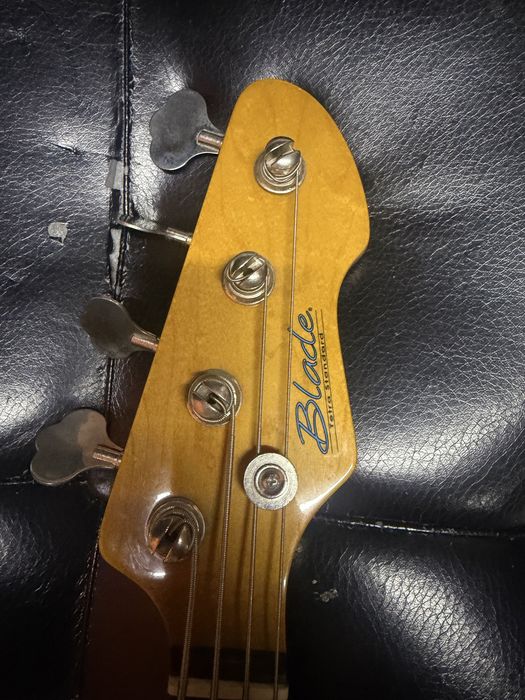 Бас гитара Blade Jazz Bass