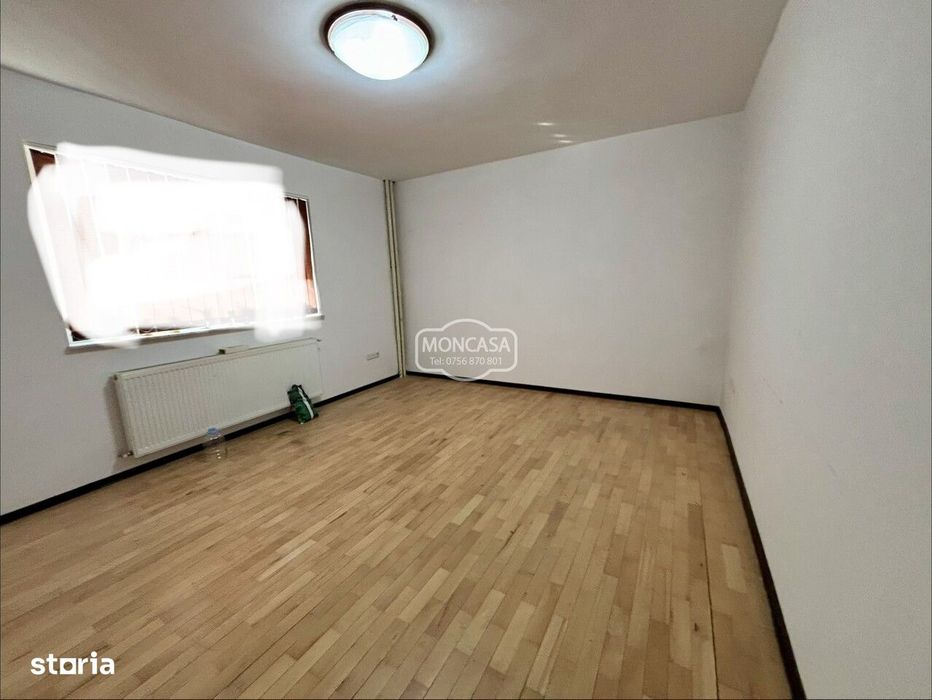 Apartament 3 camere decomadat, strada Primaverii