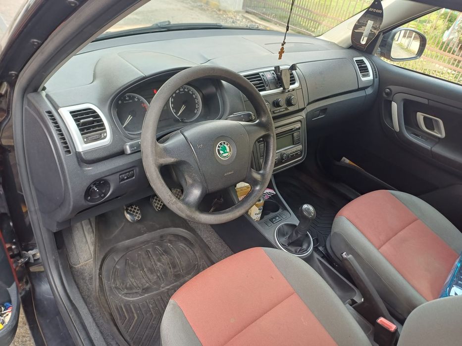 Vând Skoda Fabia
