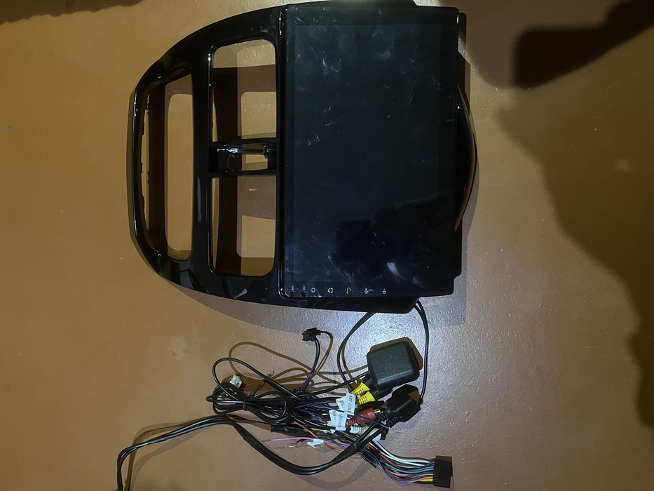 Manitor kenwood sotiladi