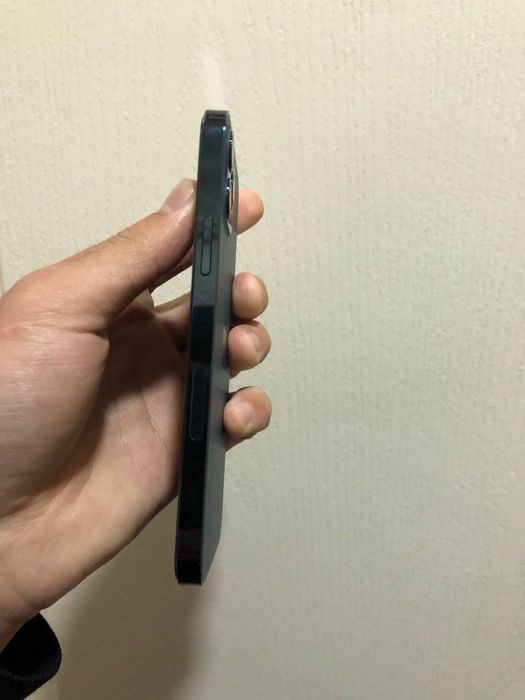 Iphone 12 pro telefoni