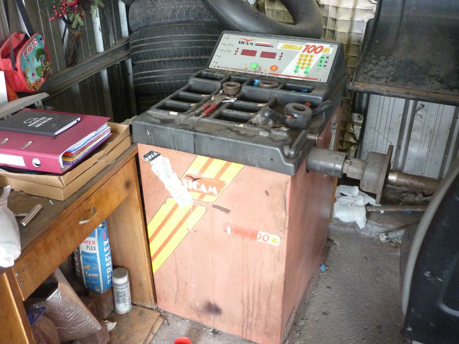 Машини за демонтаж и баланс на гуми