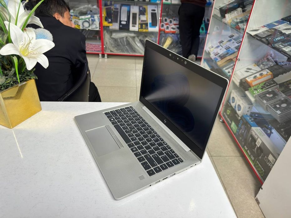 HP elitebook ryzen 7 pro 3750U 8/256SSD sensorlik ekran holati zoʻr