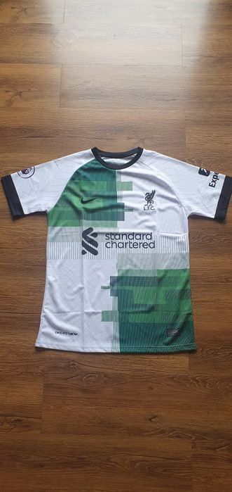 Tricou cu Salah de la liverpool