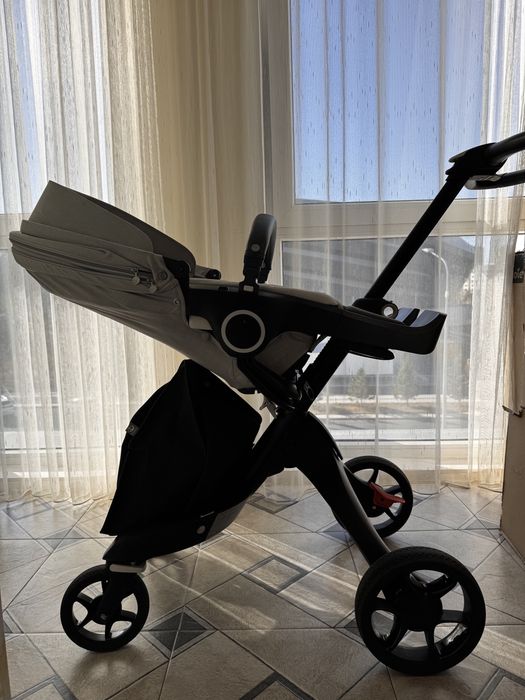 Продам детскую коляску от Stokke