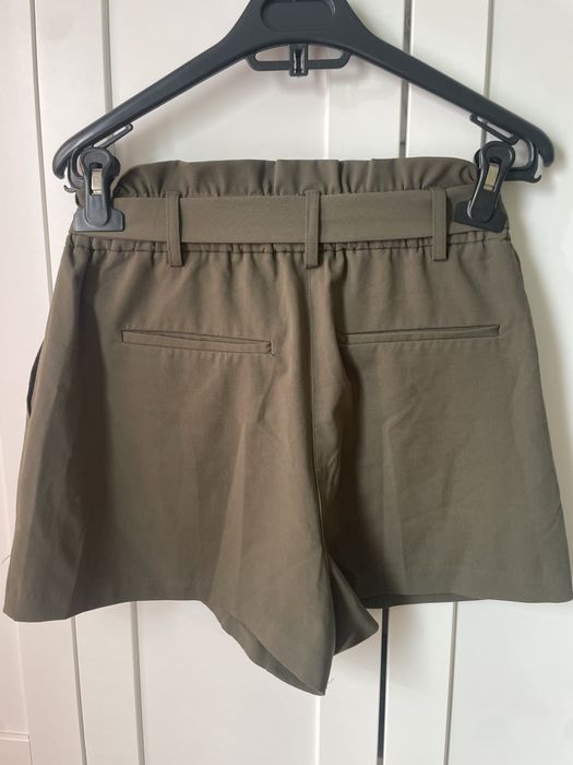 Къси панталонки Reserved