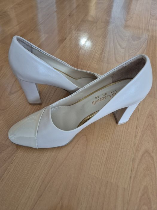 Дамски обувки кожа и лак
