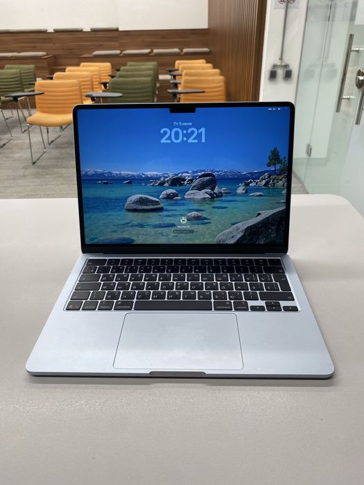 Macbook Air m4 16/256gb