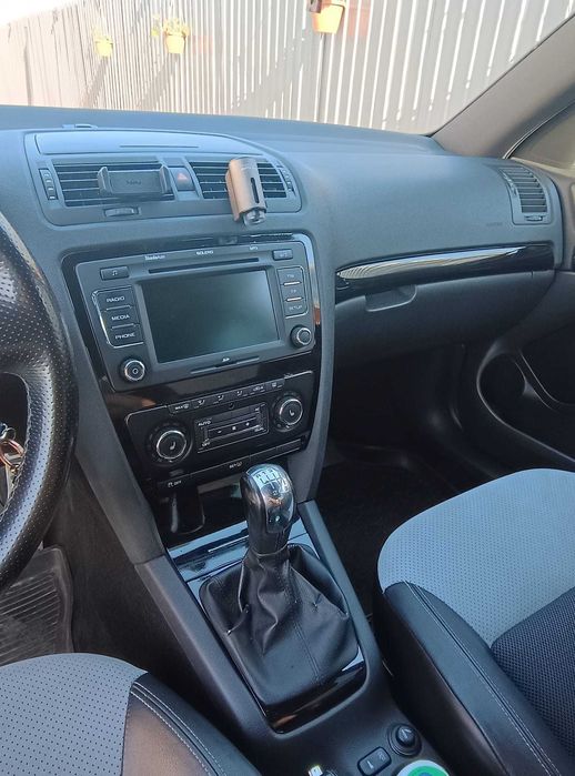 SKODA Octavia 2010 — imagine 5
