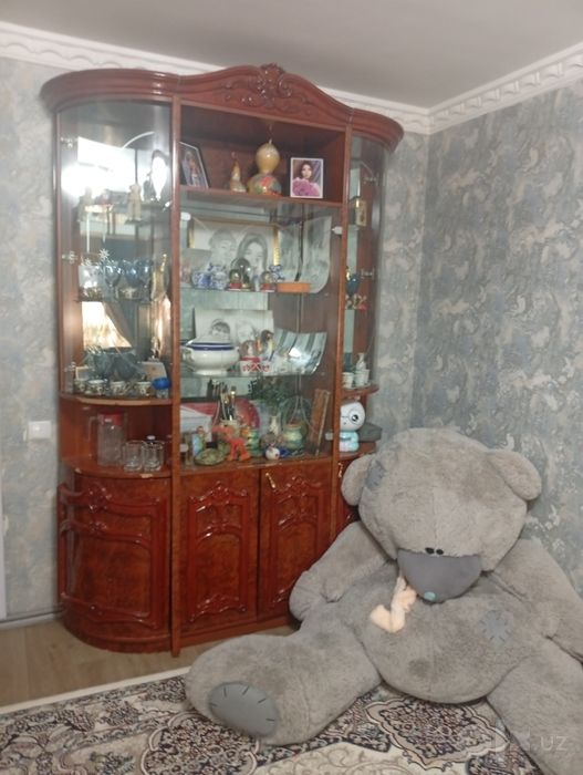 Стенка сотилади 300000 сўм