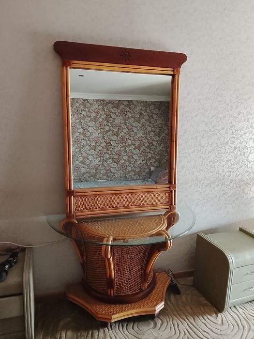 Консоль с зеркалом ратанг