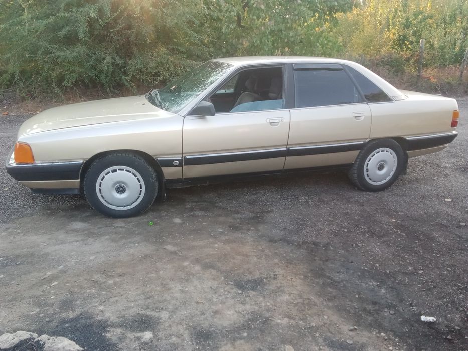 Авди 100.2.3 об.продам машину