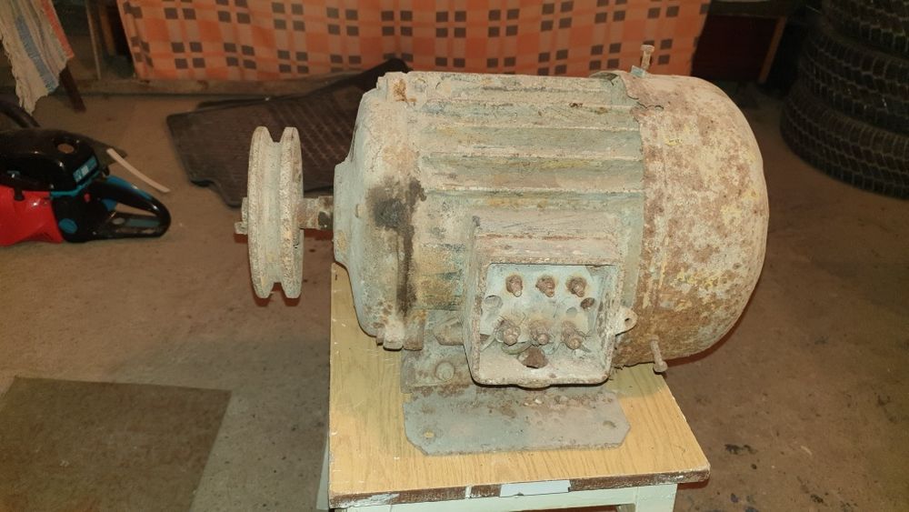 Motor electric trifazic