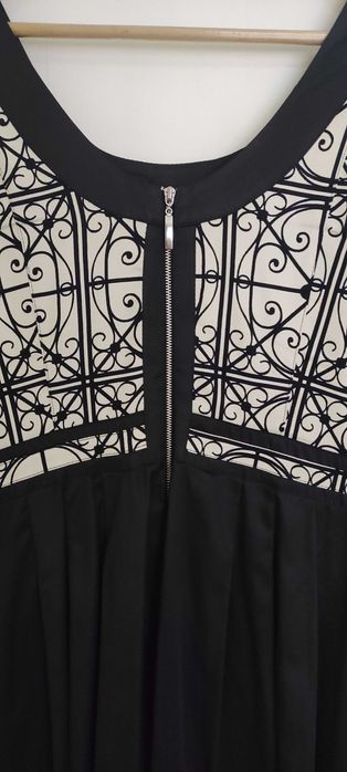 Официална сатенена рокля. Черно-бяла.