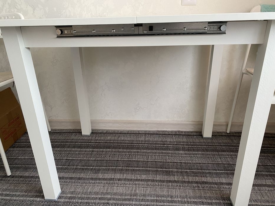 Продам кухонный стол