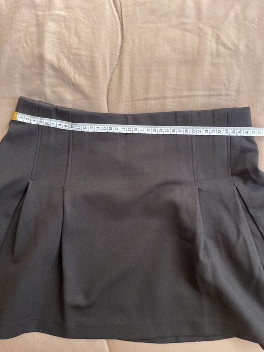 Къса черна пола MANGO