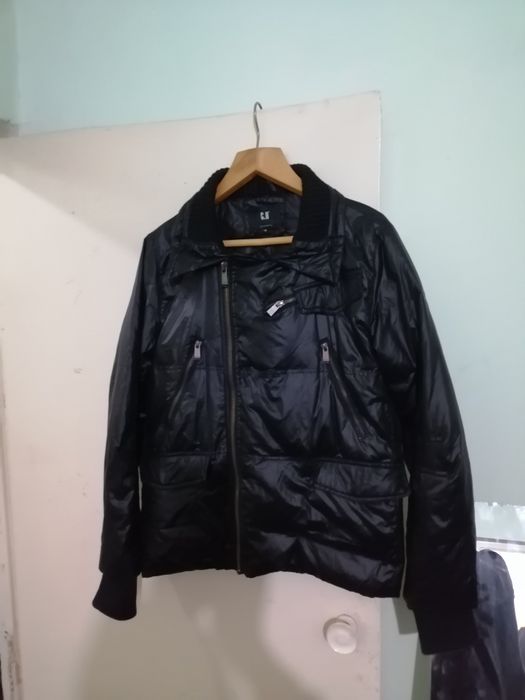 Продам кожаные куртку..