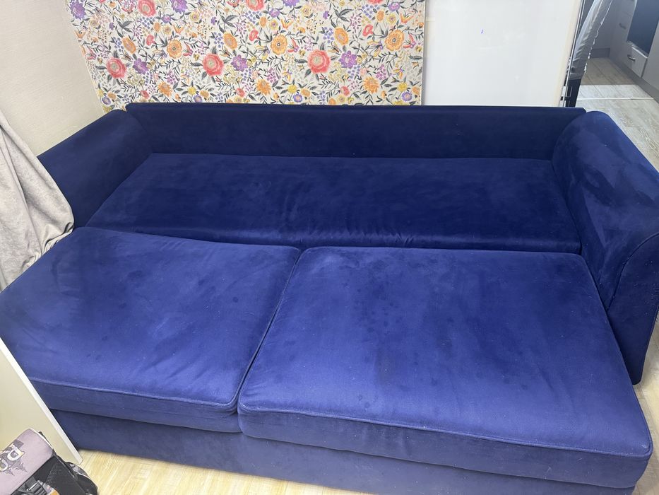 Срочно!!! Продам синий  диван  раскладной