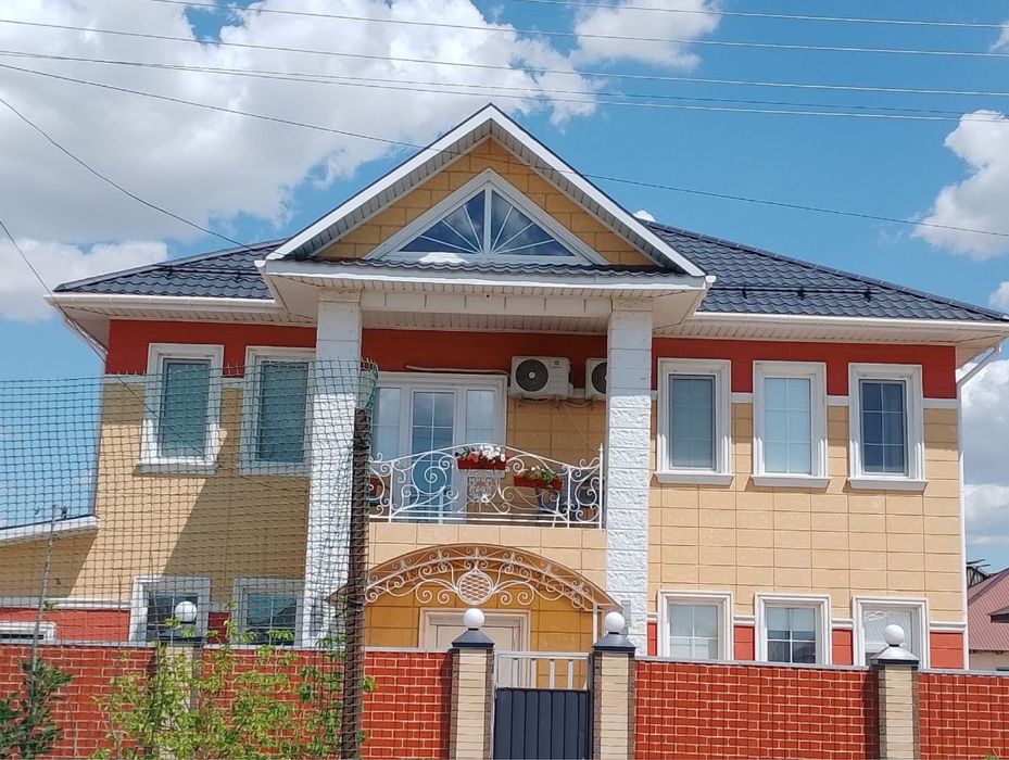Кровельные работы. Крыша жабу. Ремонт крышы. Установка снегозадержател