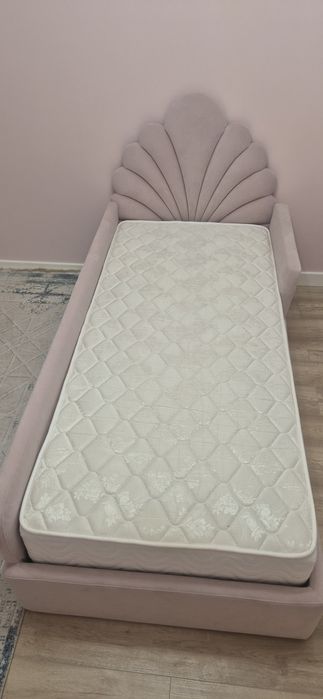 детская кровать две штуки