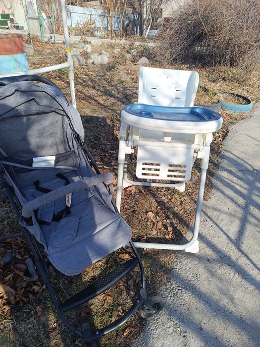 Отдам за 5 литров масло стул и коляску