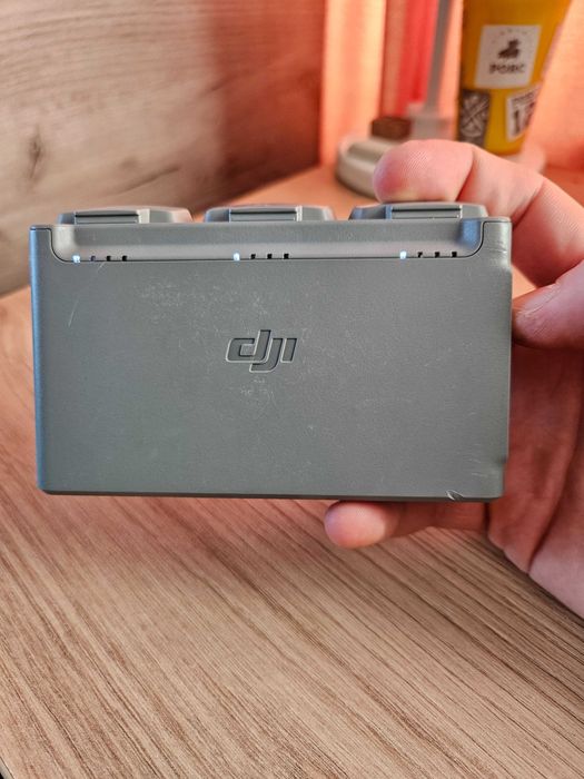 DJY TWO way CHARGIN HUB, de la un DJY mini 2 + 3 baterii
