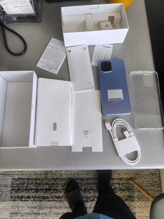 Huawei nova y61 нов